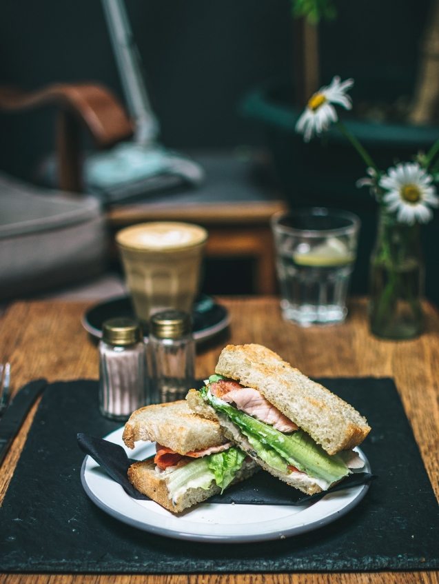 calum-lewis-387585-unsplash
