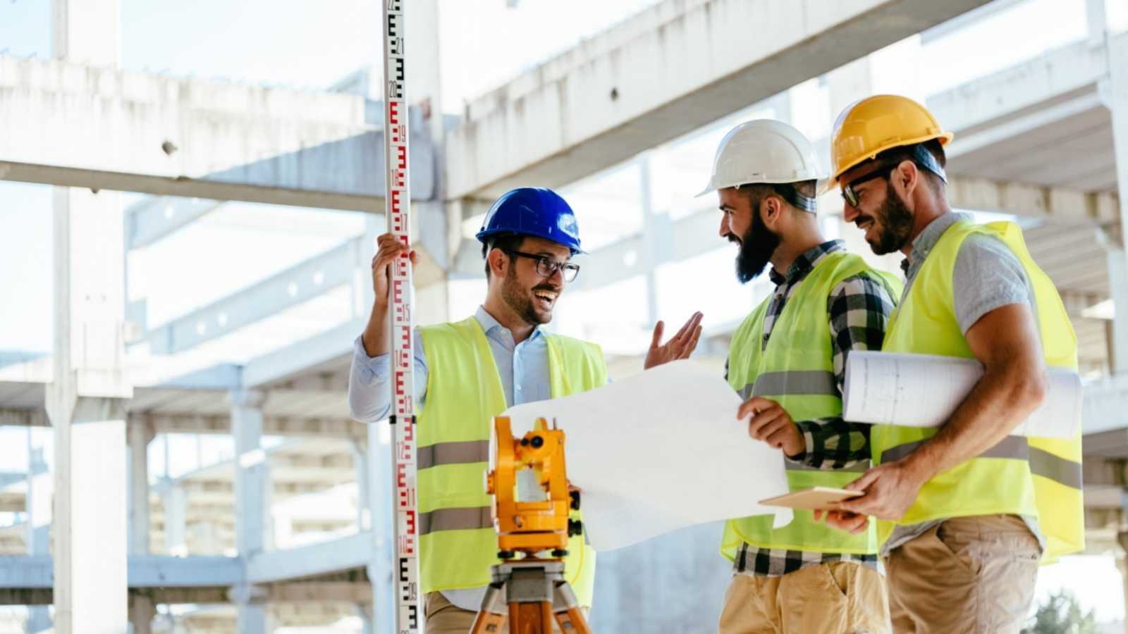 portrait-of-construction-engineers-working-on-XRKS6F2