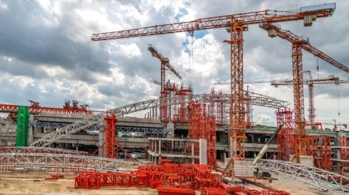 construction-cranes-on-site-skytrain-in-asia-PZY-2