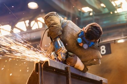 man-welding-P2R39TJ