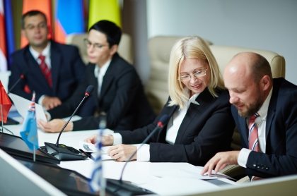 politicians-at-work-PM4HPPY
