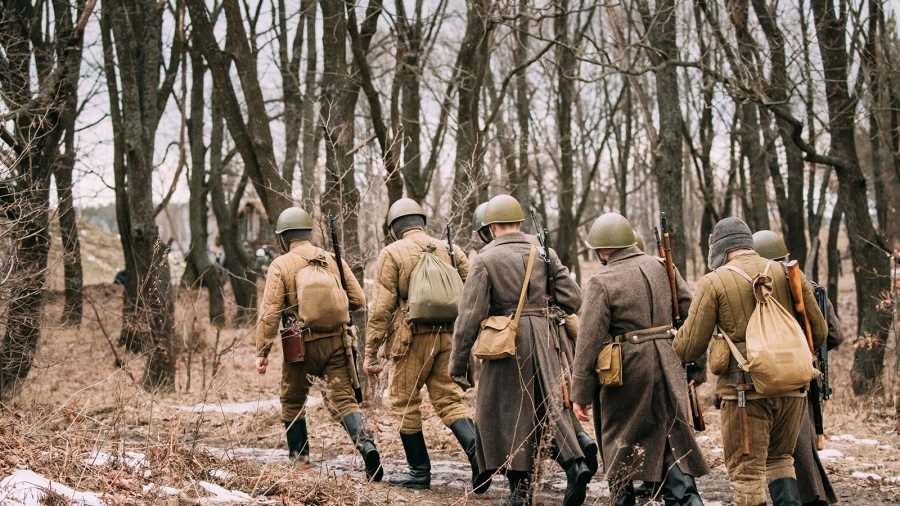 re-enactors-dressed-as-soviet-russian-red-army-P2VAPTQ
