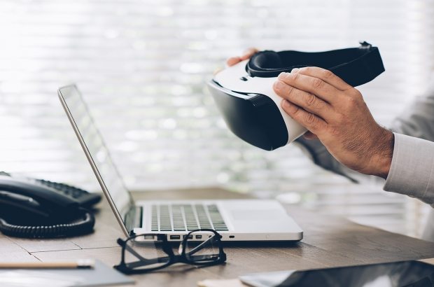 business-and-virtual-reality-P4JZAFF