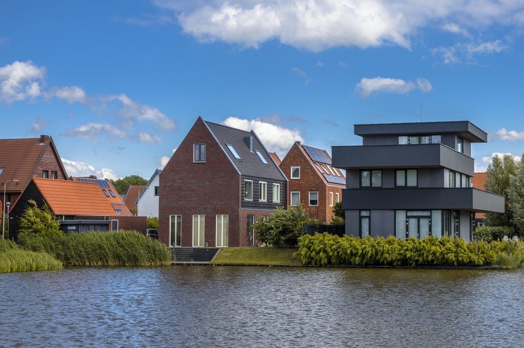 modern-free-standing-houses-PCZXAU4